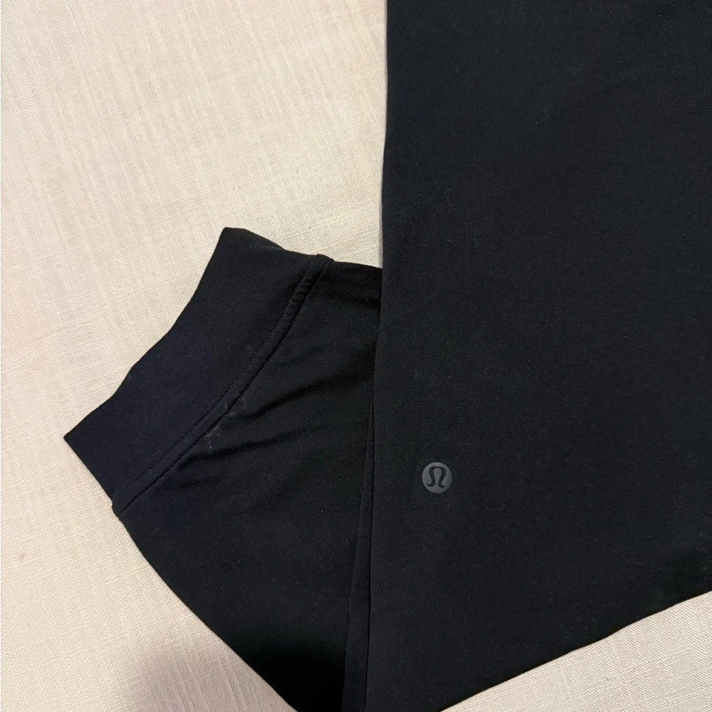 Lululemon Cropped Joggers - Picture 2 of 4